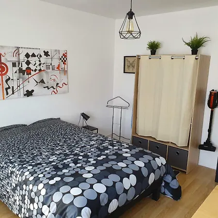 Jean Jaures 64 * Reims