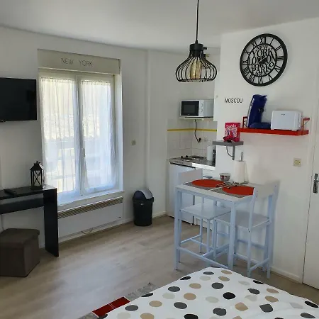 Jean Jaures 64 *